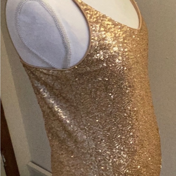 Six crisp days, matte gold sequin tank - Picture 11 of 15